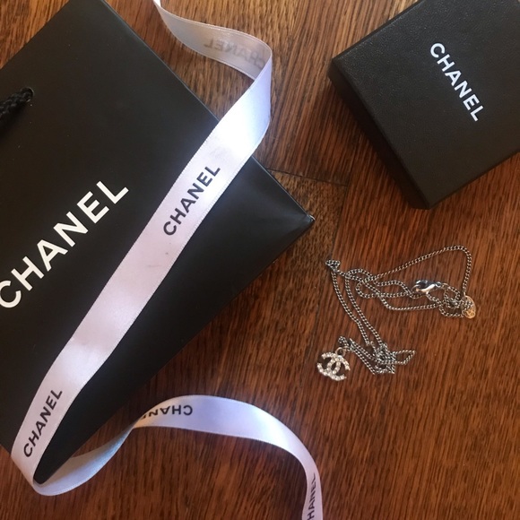 CHANEL Jewelry - ❣️SOLD❣️GENUINE CHANEL NECKLACE